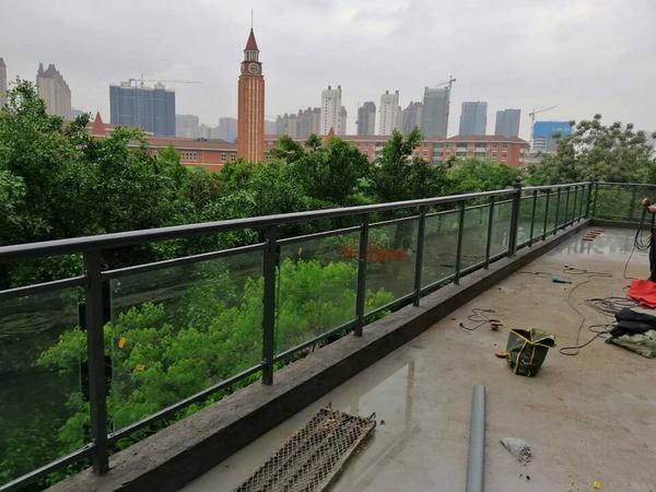 余兴中航城